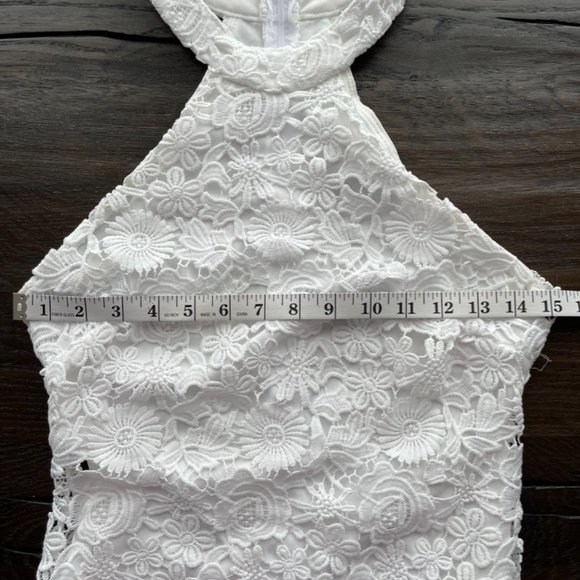 Fitted Halter Lace Dress - Picture 9 of 11